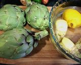 Foto del paso 1 de la receta: Guiso de habas con pollo y alcachofas al las hierbas aromáticas
