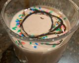 A picture of step 2 of Strawberry Oreo Milkshake.