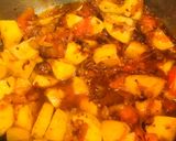 A picture of step 4 of Gobi Aalo.