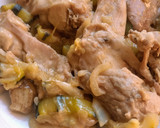 Foto del paso 5 de la receta: Conejo guisado al ajillo con calabacín