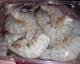 Foto langkah ke 1 dari resep Udang Goreng Saos Mentega.