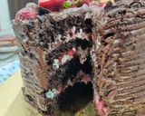 चॉकलेट केक स्ट्राबेरी के साथ (Chocolate cake with strawberry recipe in hindi) रेसिपी चरण 16 फोटो