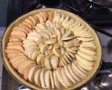 Une image de l'étape 6 de Tarte aux pommes sur lit de compote pommes et noix (pâte brisée aux deux beurres).