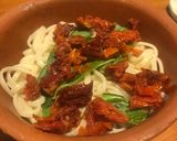 Foto del paso 3 de la receta: Fideos con albahaca y tomates secos