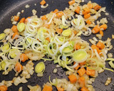 Foto del paso 6 de la receta: Alitas de pollo con verduras