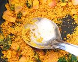 A picture of step 4 of Sindhi Kadhi.