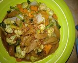 Foto langkah ke 8 dari resep Capcay Goreng Sosis Ayam.