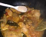 Foto langkah ke 5 dari resep Ayam Rica Pedas Kemangi 🍗🌿.
