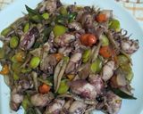 Foto langkah ke 4 dari resep Sambal Baby Cumi Segar Mix Teri Pete.