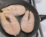 Foto langkah ke 3 dari resep Salmon Paprika Saus Tiram.