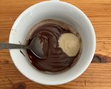 Une image de l'étape 2 de Mugcake Fondant au chocolat Rapide.