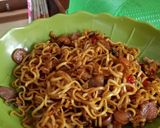 Foto langkah ke 4 dari resep Oseng Mie telur.