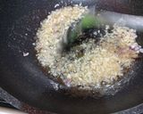 Foto langkah ke 3 dari resep Ga Xao Sa Ot (Tumis Ayam Sereh Cabe) Khas Vietnam.