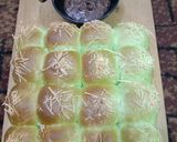Foto langkah ke 6 dari resep Roti Sobek Pandan.