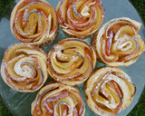 Foto del paso 19 de la receta: Rosas de manzana sobre crujiente de Avellanas y Toffee
