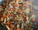 Foto del paso 7 de la receta: Conejo guisado con salsa de setas llanegas y verduras