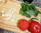 Foto del paso 1 de la receta: Spaghetti con salsa liviana y pesto