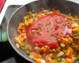 Foto del paso 3 de la receta: Longanizas frescas con sofrito y jalapeños