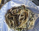 Foto del paso 3 de la receta: Espaguetis con almejas y guisantes