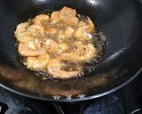 Foto langkah ke 4 dari resep Udang Goreng Sarang Telur / Butter Prawn Egg Floss.