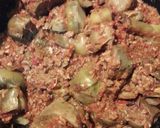 Foto del passaggio 4 della ricetta Carciofi al sugo con salsiccia