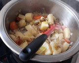 Foto del paso 2 de la receta: Sopa de puerros y salmón