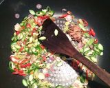 Foto langkah ke 3 dari resep Cumi asin cabe hijau.