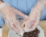 Foto langkah ke 8 dari resep Mochi Wijen Isi Kacang Devina Hermawan.