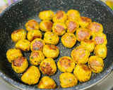 Foto del paso 6 de la receta: Bolitas de pollo con pistachos 🐣 🌰 🥜 🍀