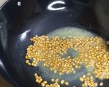 Foto langkah ke 2 dari resep Caramel Popcorn.