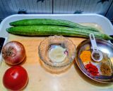 चिचिंडा की सूखी सब्जी रेसिपी चरण 1 फोटो