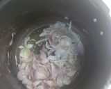A picture of step 1 of Green peas potato.