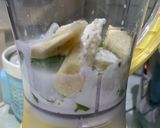 Foto langkah ke 2 dari resep Smoothie Alpukat Pisang Gurih Tanpa Susu.