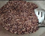 A picture of step 2 of Kavuni arisi coconut milk sweet.