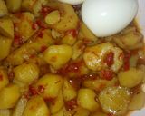 A picture of step 3 of My simple faten dankali with boil egg.