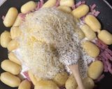 Une image de l'étape 2 de Gratin de gnocchis au Comté à l’air fryer ou au four.