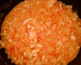 Foto del paso 4 de la receta: Medallones de merluza en salsa con gambas 🐟🍤