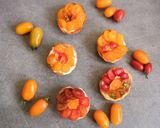 Une image de l'étape 4 de Tarte aux tomates cerises et aux petits suisses sans cuisson.