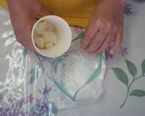 A picture of step 1 of Kawaii Shiratama rice dumplings.