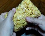 Foto langkah ke 3 dari resep Coklat Beng Beng Kacang Tanah dan Corn Flakes (197).