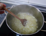 Foto del paso 2 de la receta: Crema ligera de queso de cabra al azafrán