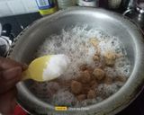 A picture of step 1 of Soya Chunk Curry Masala.