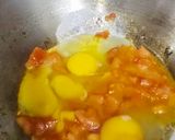 صورة لخطوة 2 من وصفة بيض وطماط 🍳