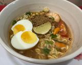 Foto langkah ke 4 dari resep Soto Mie Udang.
