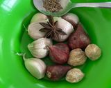 Foto langkah ke 1 dari resep Soto Ayam Bening Semarang.