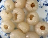 Hình bước làm 3 của món Tuần 20: Chè vải thiều hạt sen vừa ngon vừa bổ