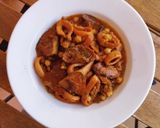 Foto del paso 7 de la receta: Calamares estofados con garbanzos y rovellons