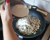 Tejszínes-gombás szűzérme recept fázis 6 fotója