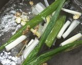 栗子蓮子百合雞腿湯的食譜步驟2照片