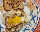 A picture of step 5 of Eggs on toast + hashbrowns.